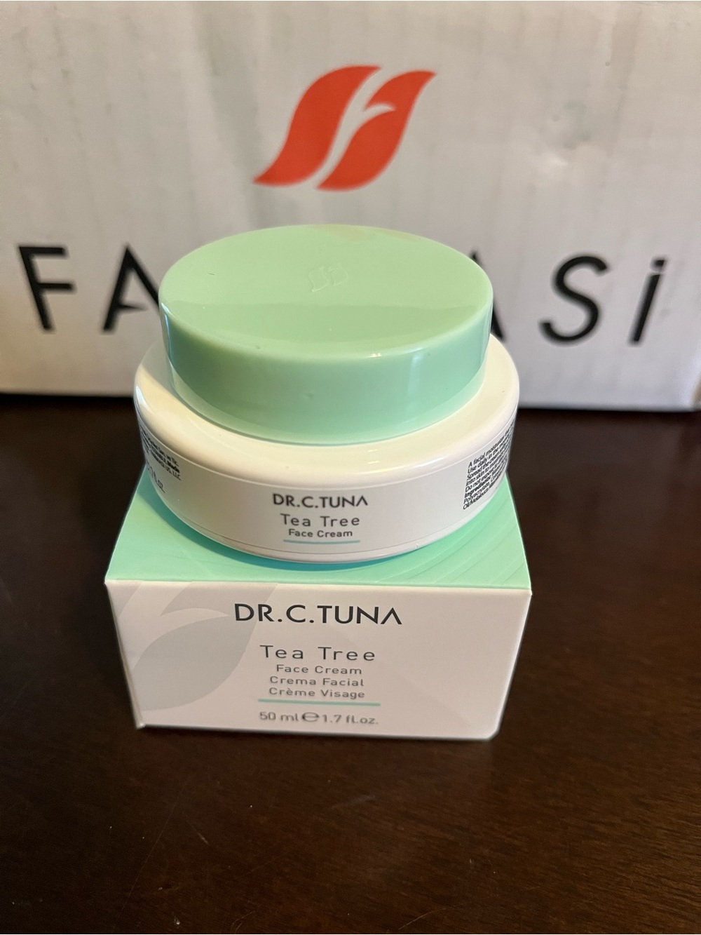 Farmasi Tea Tree Face Cream - Mint Green & White